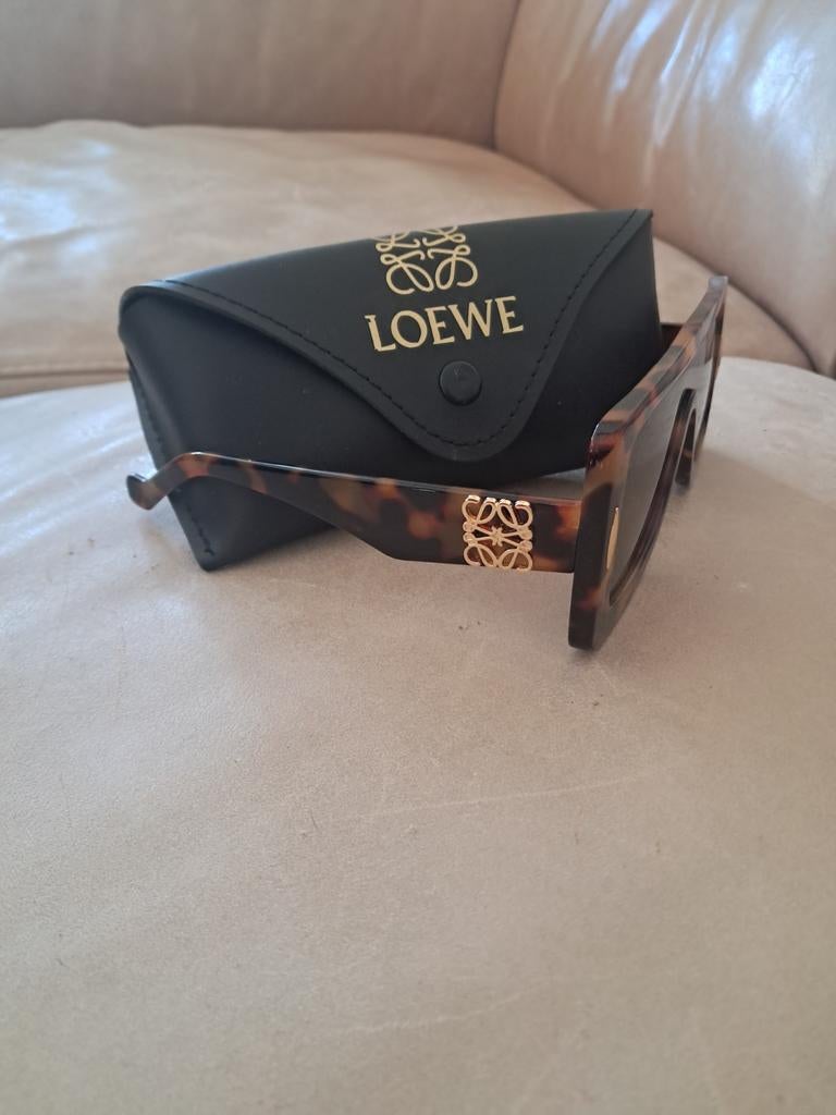 Loewe zonnebril, Sieraden, Tassen en Uiterlijk, Ophalen of Verzenden