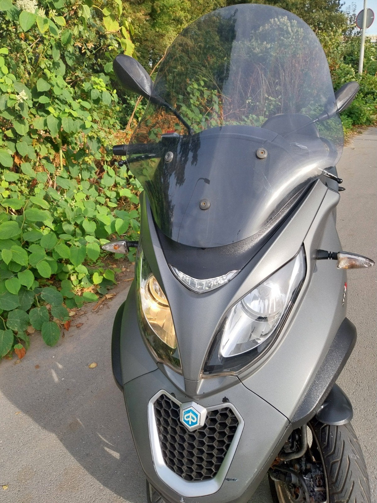Betrouwbare Piaggio mp3 autorijbewijs!!  goed onderhouden!!, Ophalen, Zo goed als nieuw, Benzine, Overige modellen