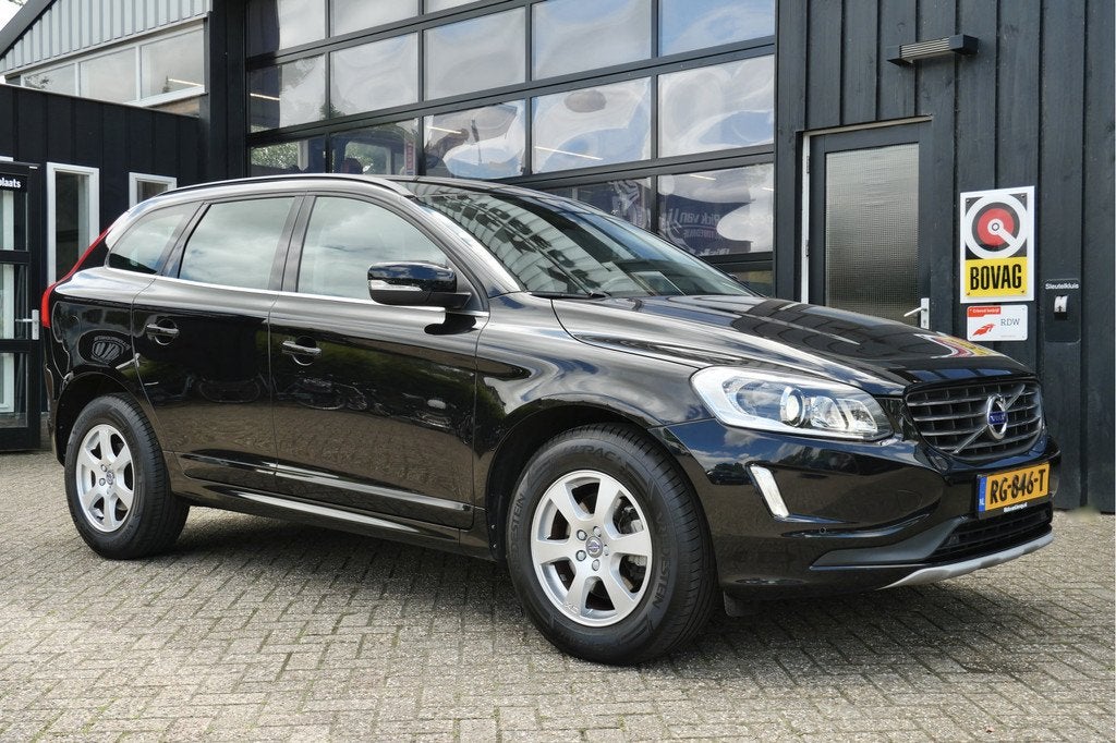 Volvo XC60 2.0 D3 FWD Polar+ | Cruise | Trekhaak | Navi | 17, Auto's, Volvo, 4 cilinders, Leder en Stof, Zwart, Bedrijf