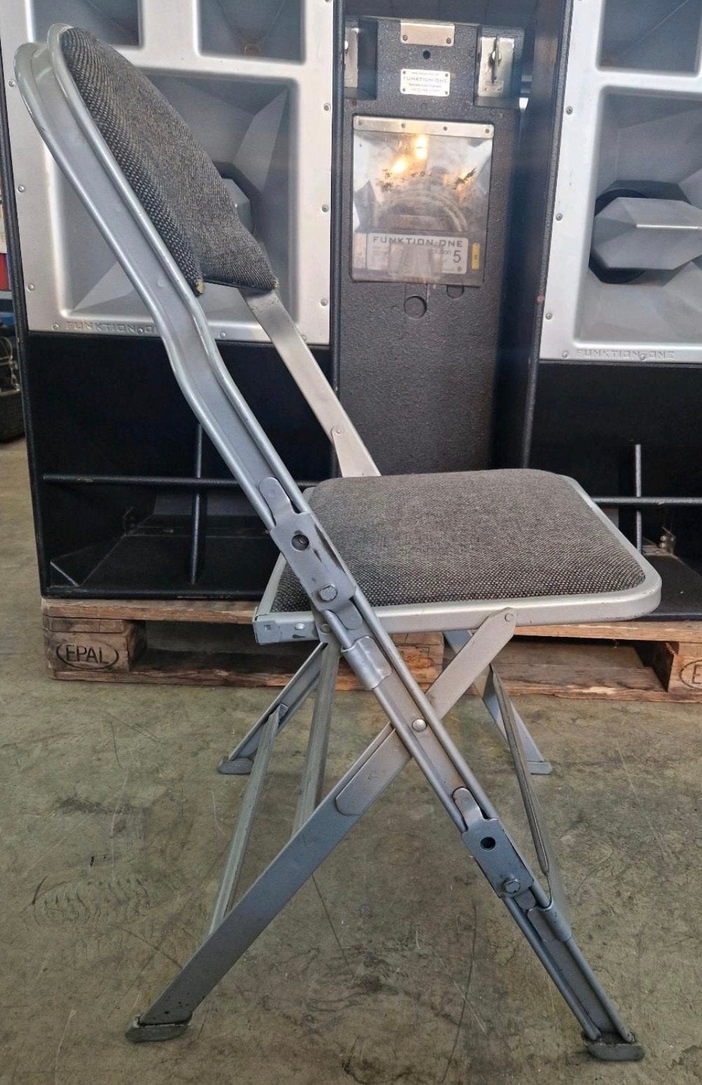 Unieke grote partij vintage klapstoelen, Huis en Inrichting, Stoelen, Ophalen, Gebruikt, Metaal, Grijs