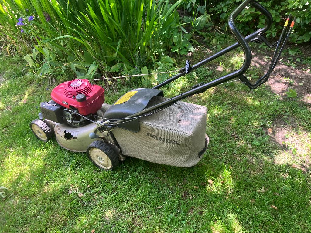 Honda Benzinegrasmaaier 42cm wielaandrijving Klus/Onderdelen, Ophalen, Gebruikt, Opvangbak, Benzine-grasmaaier
