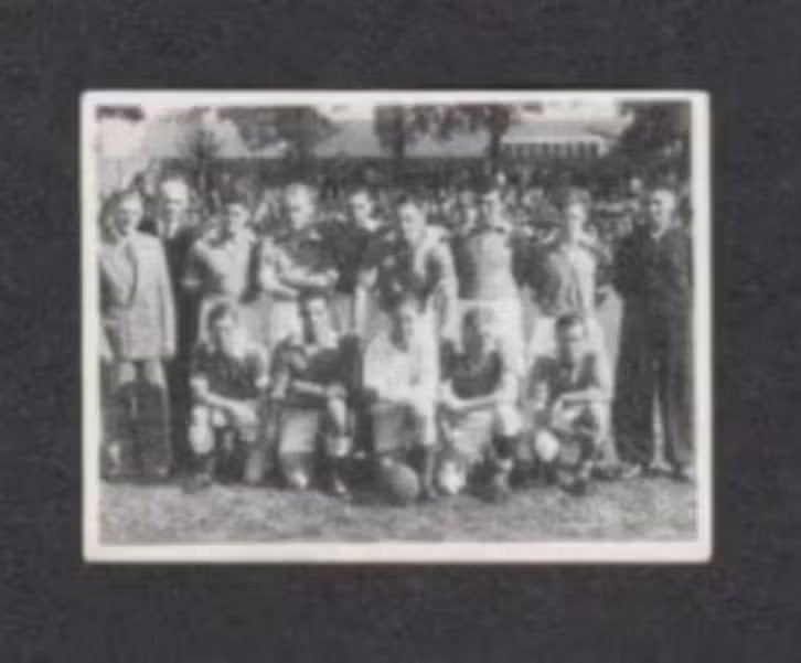 Voetbalplaatje Middelburg 1951-1952., Ophalen of Verzenden, Zo goed als nieuw