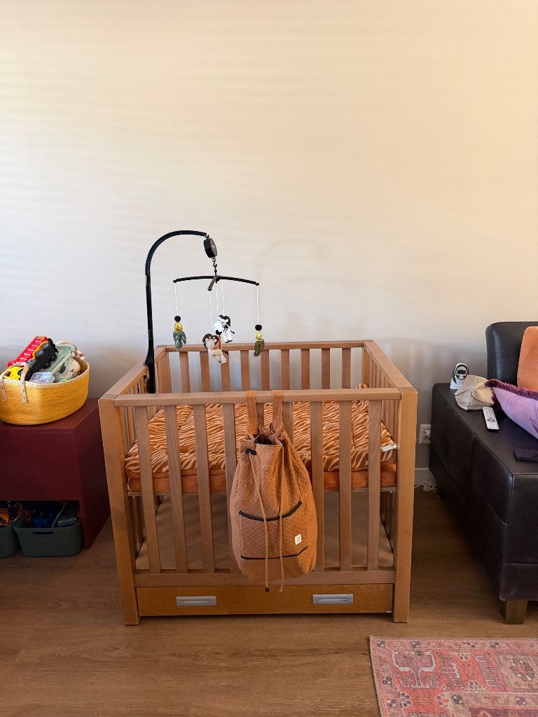 Houten box met attributen, Ophalen of Verzenden, Gebruikt, Rechthoekig, In hoogte verstelbaar