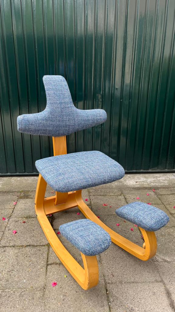 Stokke Varier Kniestoel, Huis en Inrichting, Ophalen, Gebruikt, Blauw, Eén