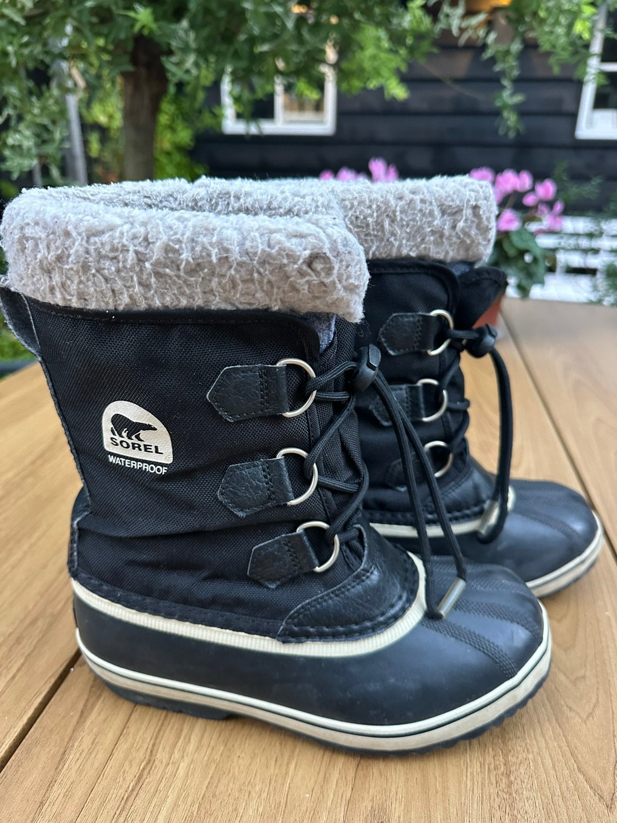 Sorel moonboots mt 35, Gebruikt, Jongen of Meisje, Ophalen of Verzenden, Laarzen