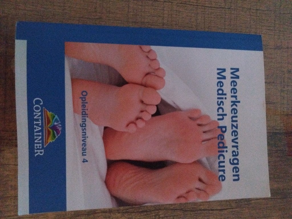 Medisch pedicure meerkeuzevragen boek, Zo goed als nieuw, Beta, Overige niveaus, Uitgeverij container