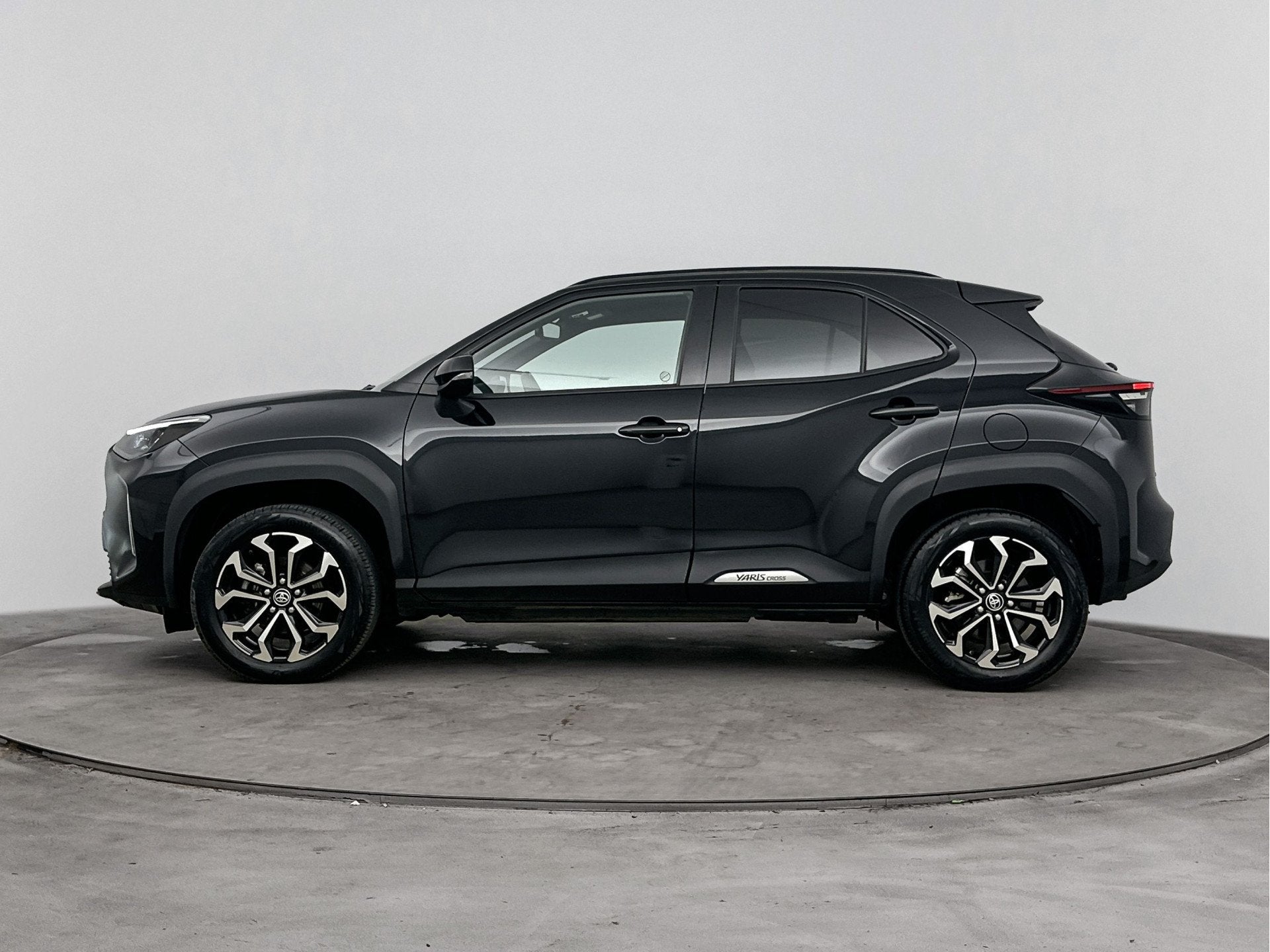 Toyota Yaris Cross 1.5 Hybrid 115 Dynamic | Voorruit-Stuur-S, 12 maanden, Stof, Gebruikt, 116 pk