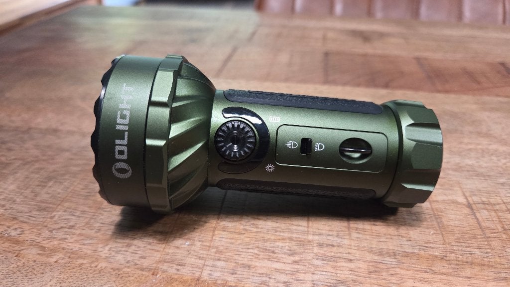 Olight Marauder Mini (groen) - 7000 lumen zaklamp, Caravans en Kamperen, Verzenden, Zo goed als nieuw, Batterij