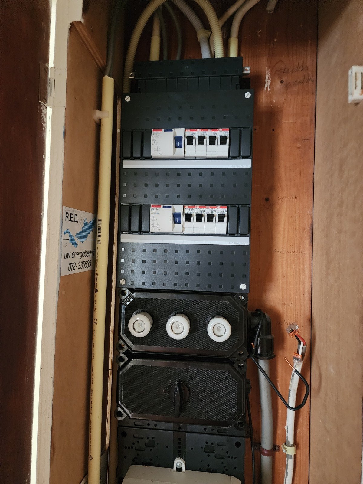 Complete meterkast met 11 groepen en 2 aardlekschakelaars, Ophalen, Gebruikt, Groepenkast