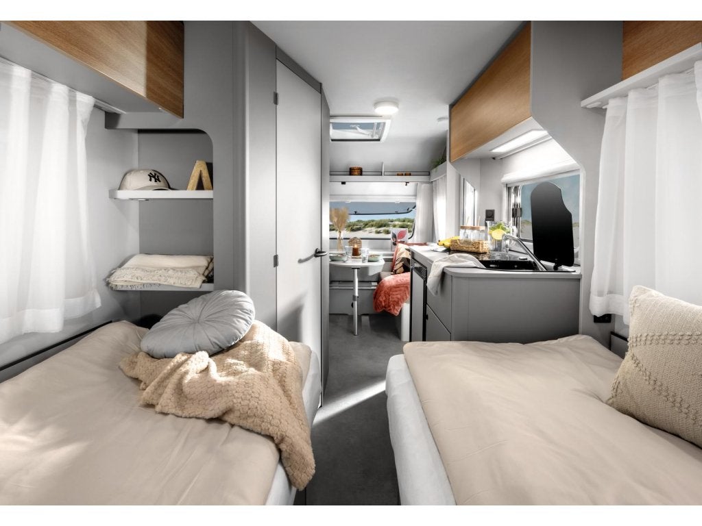 LMC Sassino 460, premium matrassen en 1360KG en mover, Caravans en Kamperen, Schokbreker, Bedrijf, Treinzit, 5 tot 6 meter