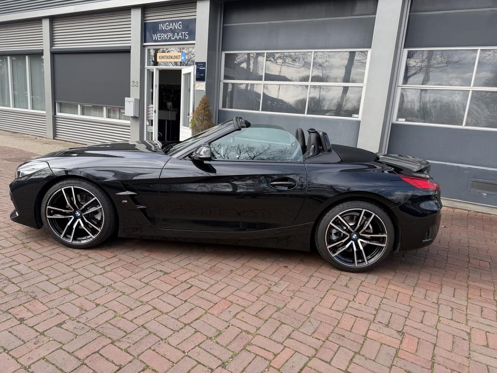 BMW Z4 Roadster sDrive30i High Executive Winterpakket Leder, Auto's, Automaat, 1998 cc, Achterwielaandrijving, Gebruikt