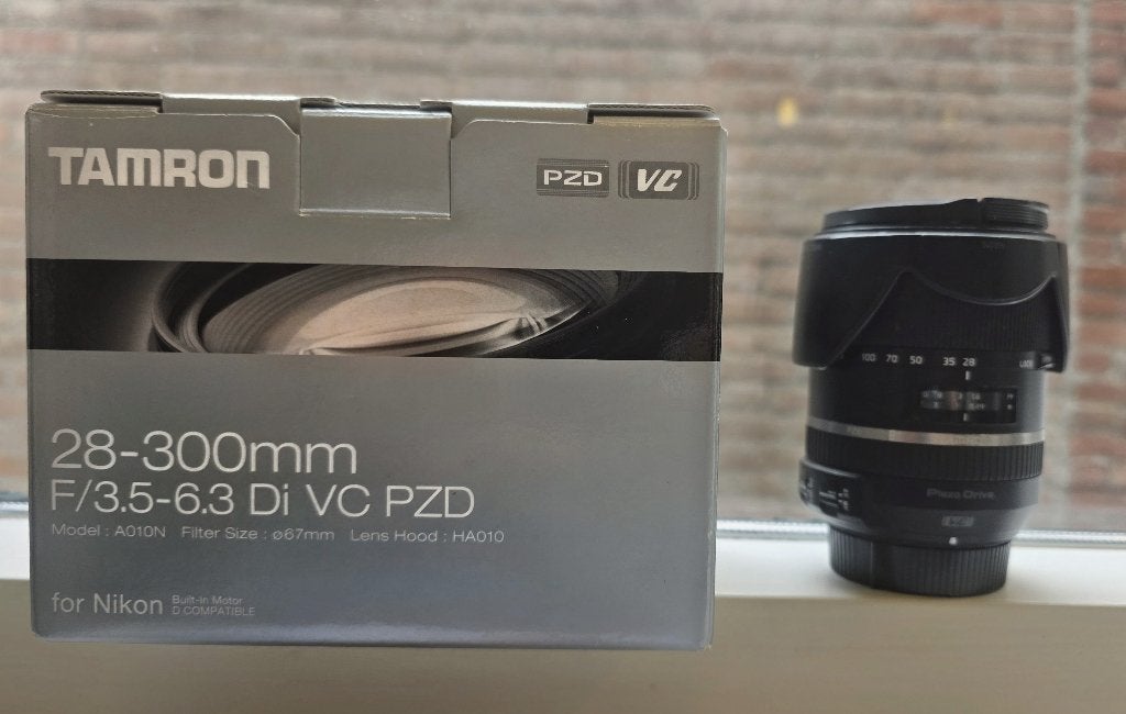 Tamron 28-300mm F/3.5-6.3 Di VC PZD Nikon F, Gebruikt, 300 mm, Zonnekap, Telelens