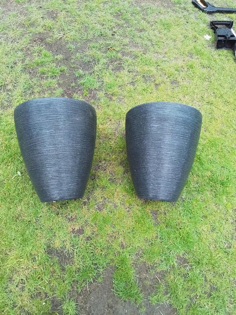 15181) 2 mooie grote kunstof plante bakken 38x42cm hoog, Tuin en Terras, Bloembakken en Plantenbakken, Ophalen of Verzenden, Zo goed als nieuw