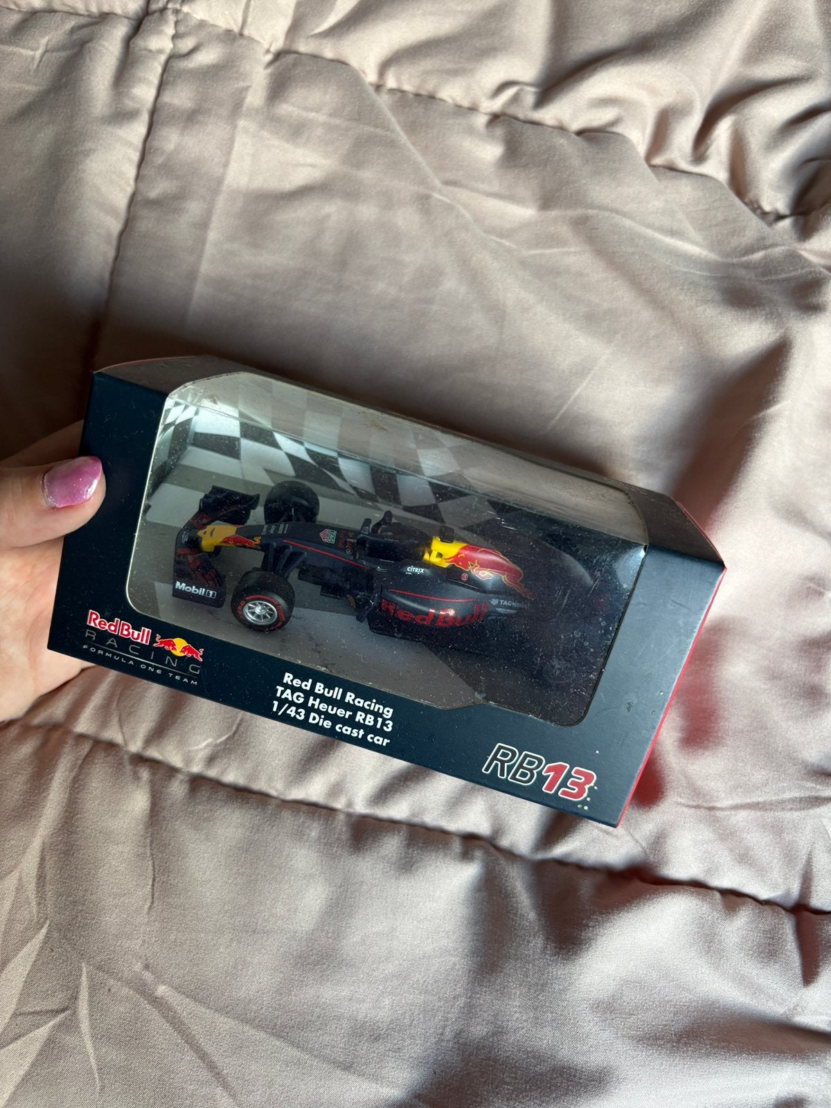 Red bull RB13, Ophalen of Verzenden, Zo goed als nieuw, Bburago