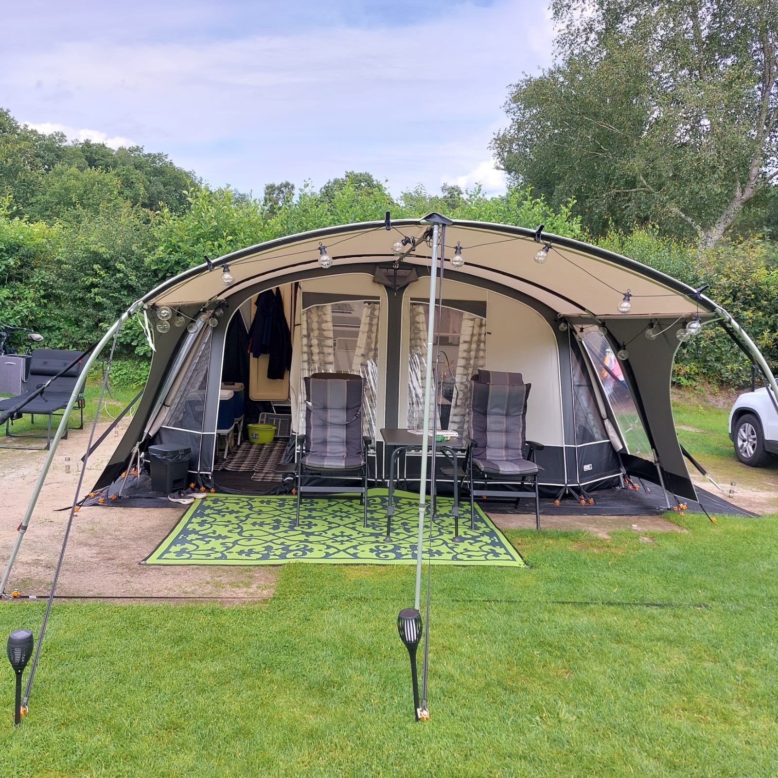 Eriba hymer nova 392b met unico voortent, Rondzit, Omvormbare zithoek, 750 - 1000 kg, Particulier