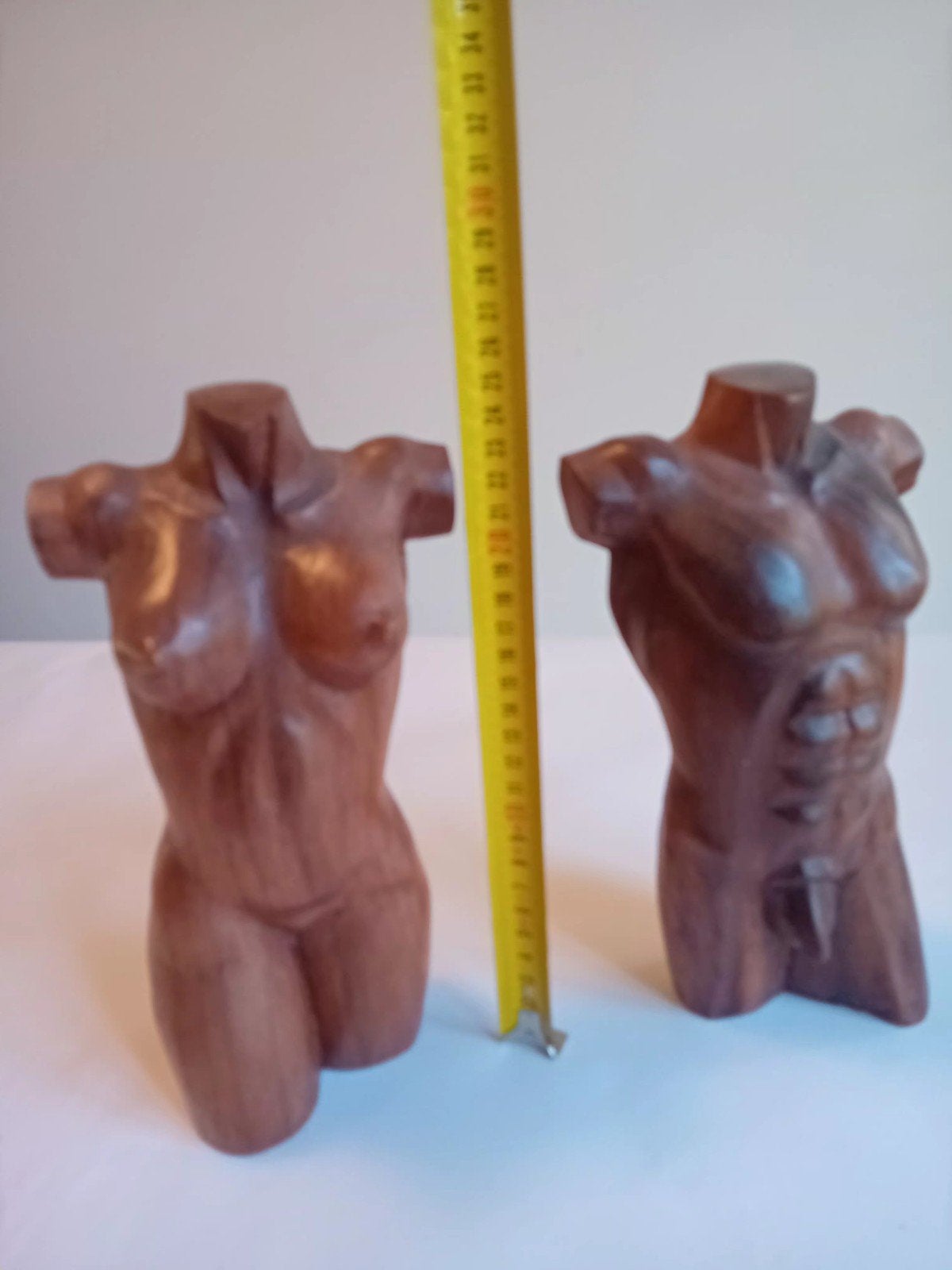 Houten torso sculpturen - man en vrouw, Groep mensen, Ophalen of Verzenden, Handgemaakt, 20 - 50 cm