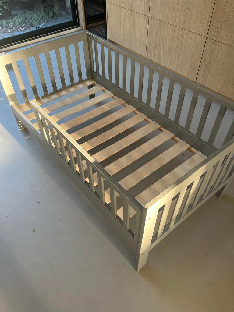 Peuterbed 'Plume' Petite Amelie 140x70 grijs, Ophalen, Gebruikt, 70 tot 85 cm, 140 tot 160 cm