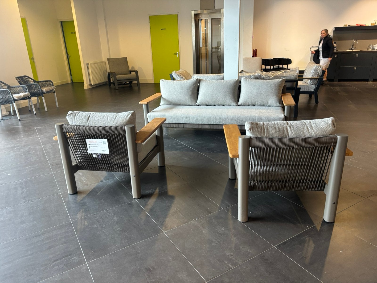 Moderne 3-zitsbank met 2 fauteuils - Zo goed als nieuw, Huis en Inrichting, Banken | Bankstellen, Ophalen, Driepersoons, 75 tot 100 cm