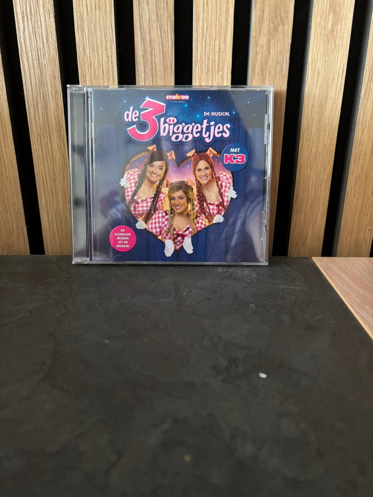 K3 cd de 3 biggetjes, Ophalen of Verzenden, Zo goed als nieuw