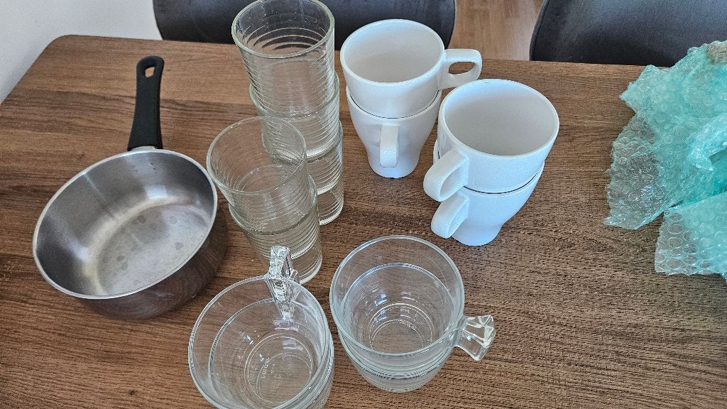 Gratis: IKEA mokken, glazen en steelpan, Huis en Inrichting, Ophalen, Gebruikt, IKEA, Mok