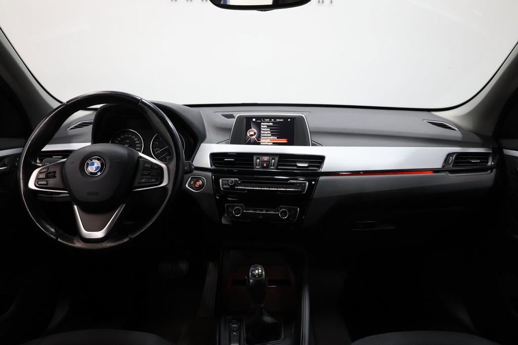 BMW X1 SDrive20i Essential LED/NAVI/LMV/PDC/CRUISE/ECC/12 MN, Auto's, 1998 cc, Stof, Euro 6, Automatische klimaatregeling