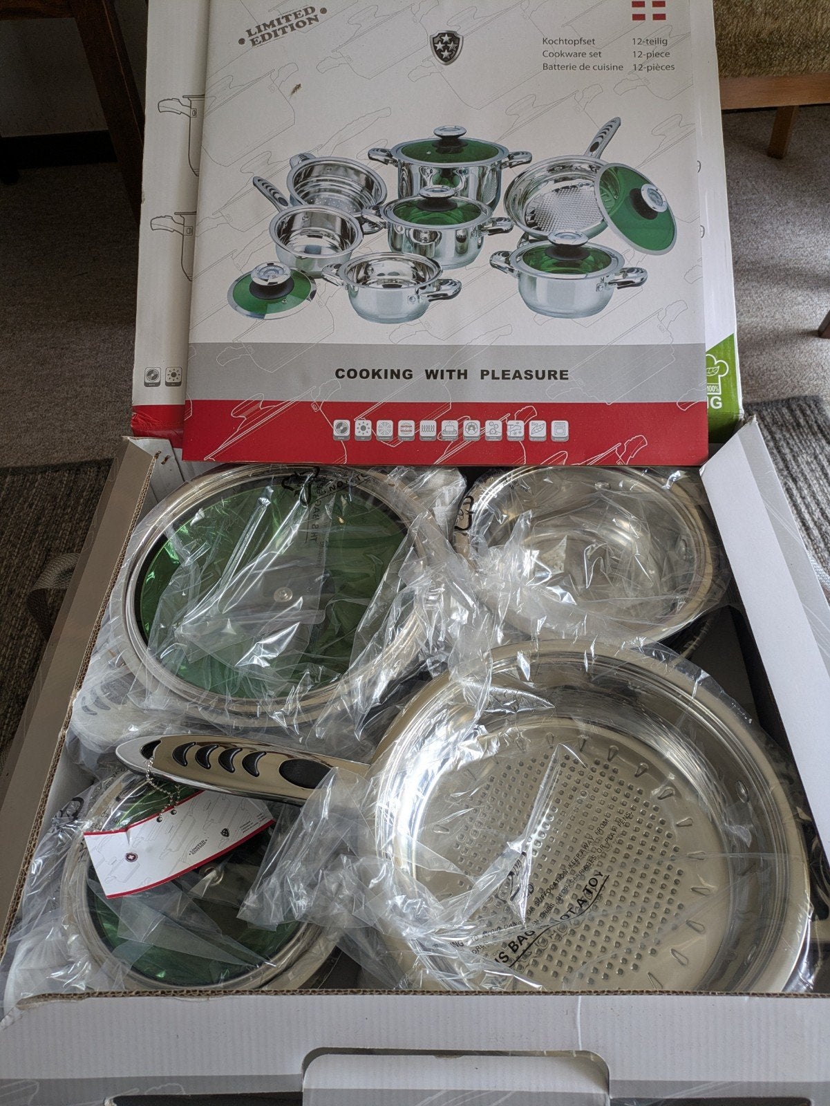 Nieuwe 12-delige pannenset - Cooking with Pleasure, Nieuw, Pannenset, Ophalen of Verzenden, Rvs