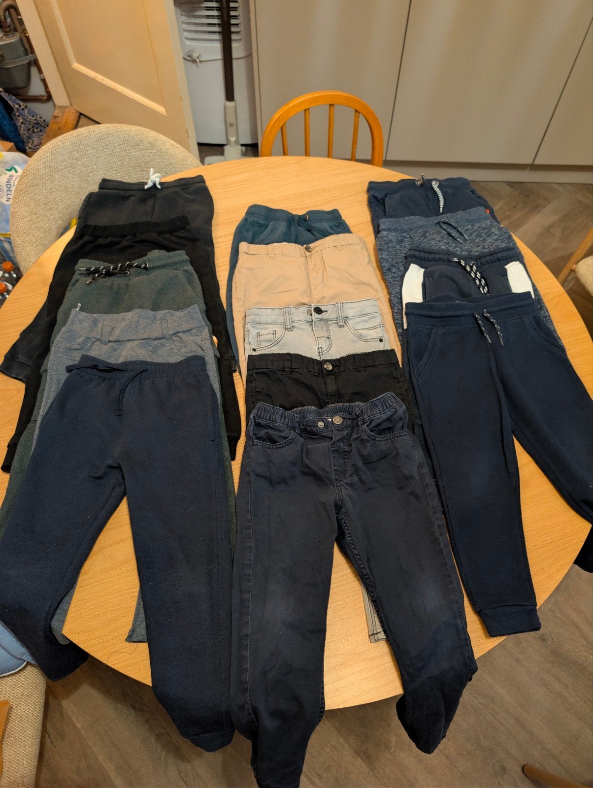 Foto 3 van GROOT kledingpakket jongen 93-110