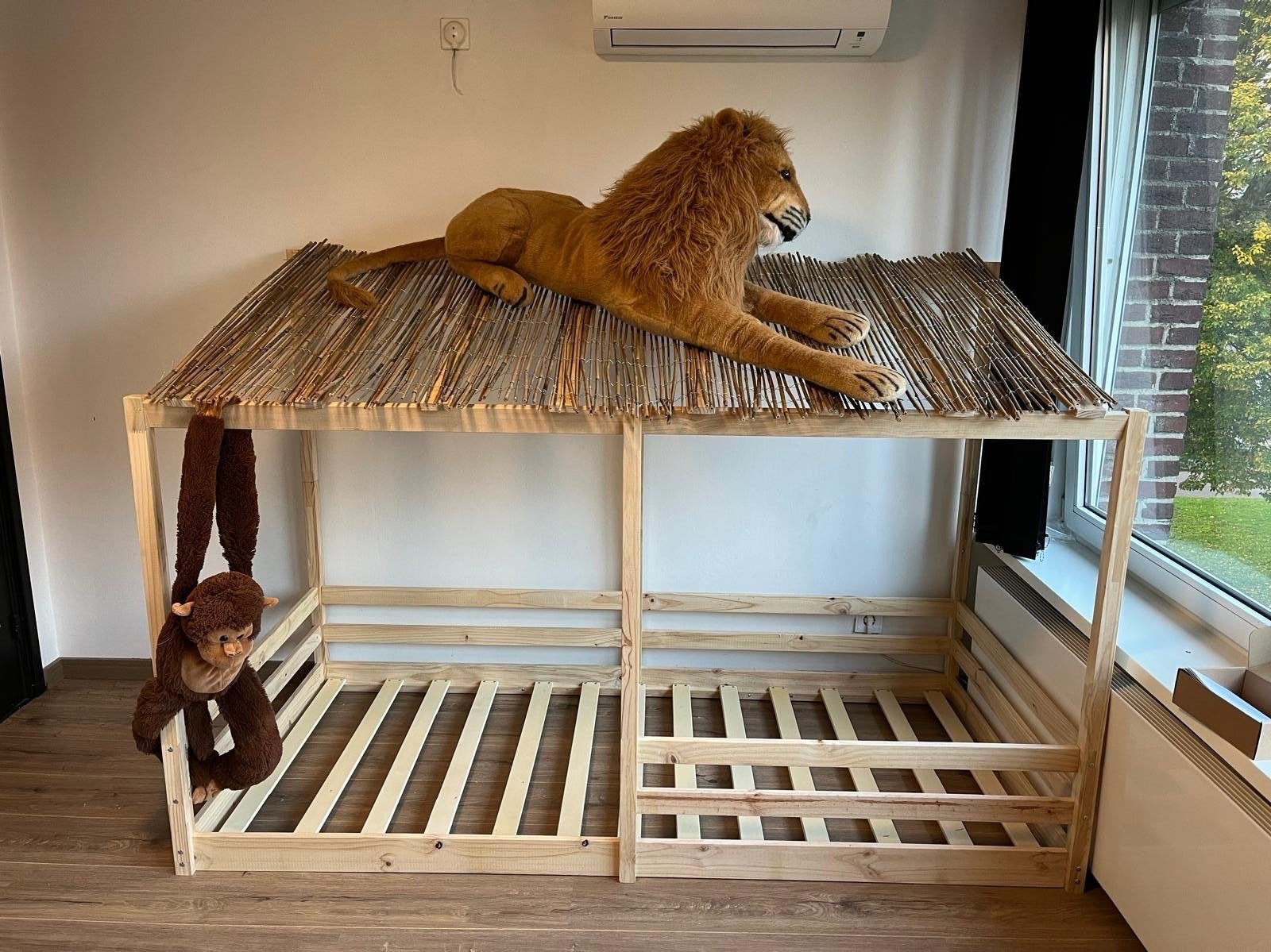 Huisbed 90x200cm met matras en bamboe dak, Ophalen, 85 tot 100 cm, Zo goed als nieuw, Matras