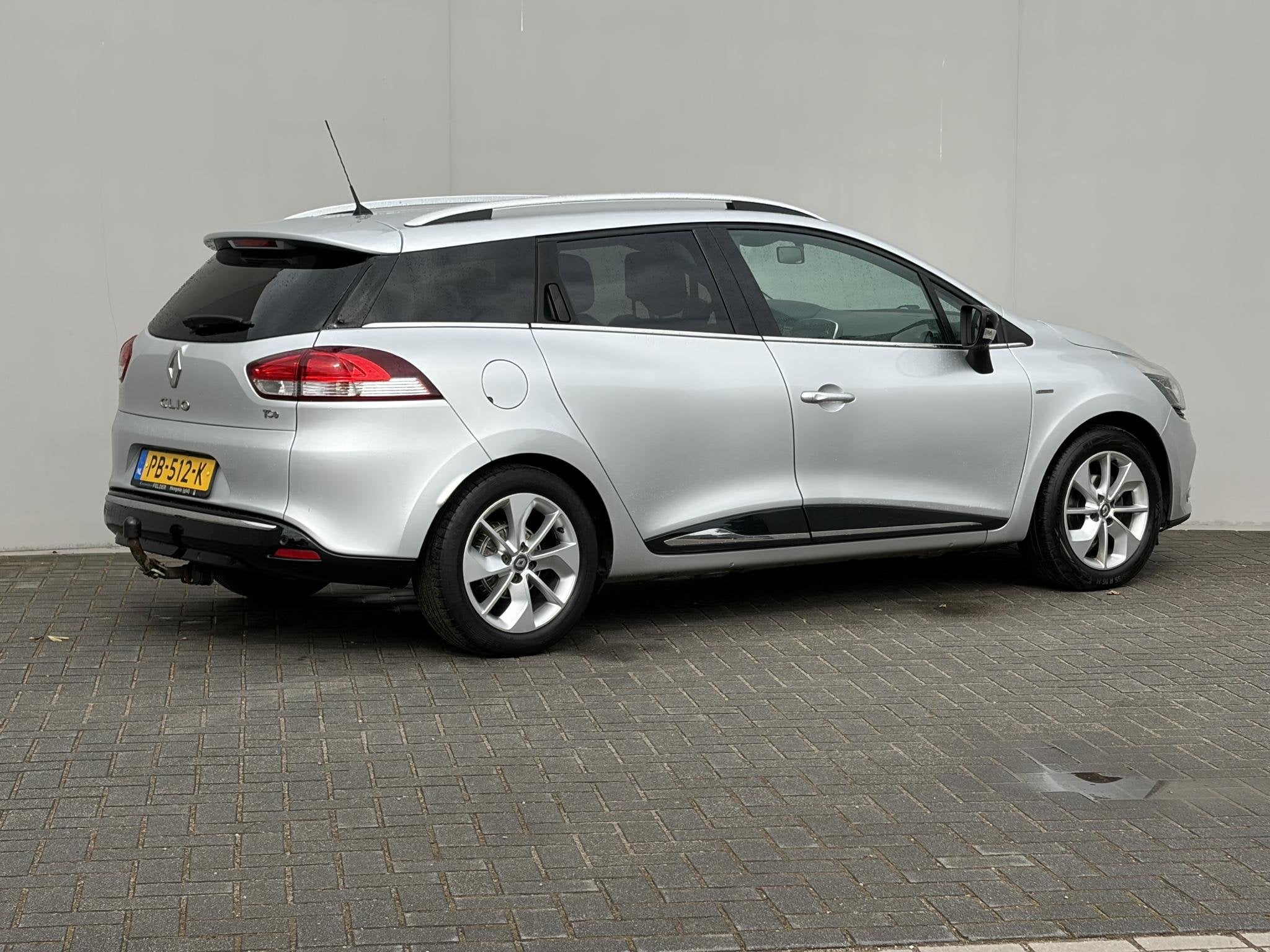 Renault Clio Estate TCe 90 Limited / Navigatie / Trekhaak (1, Auto's, Voorwielaandrijving, 898 cc, Gebruikt, Euro 6