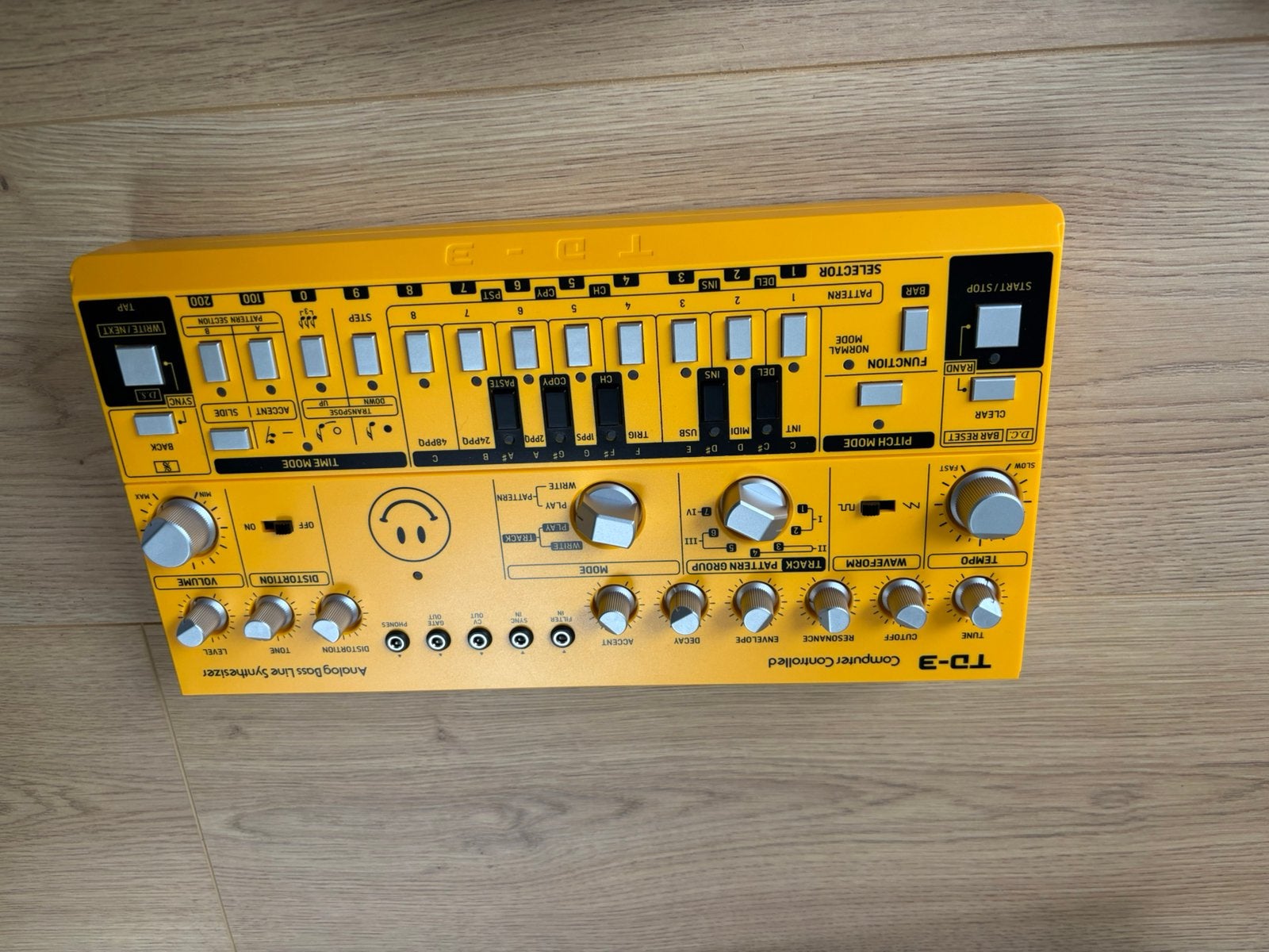 Behringer TD-3 (geel), Muziek en Instrumenten, Synthesizers, Overige merken, Nieuw, Met midi-aansluiting, Overige aantallen