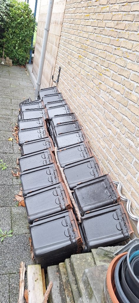 Dakpannen, Doe-het-zelf en Verbouw, Ophalen, Steen of Klei, Zwart, Nieuw
