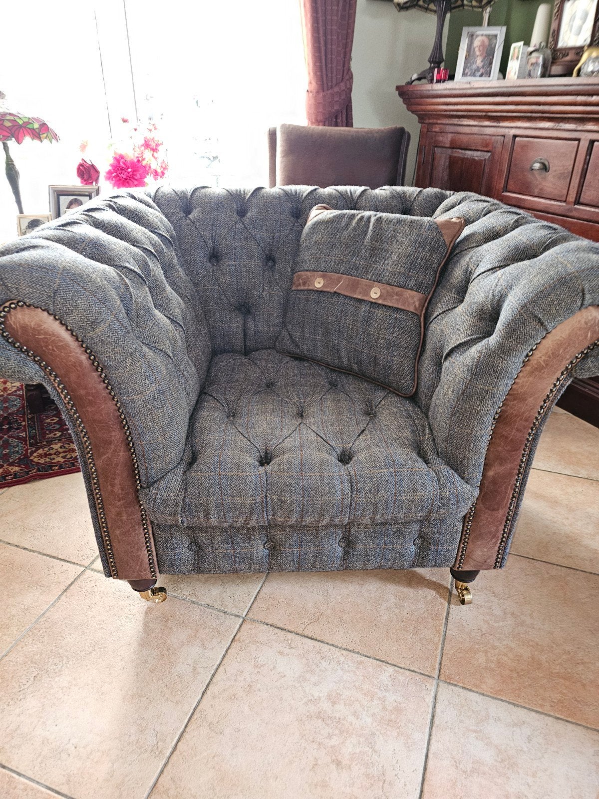 Luxe Chesterfield Fauteuil - Tweed, Ophalen, Chesterfield, Klassiek, Landelijk, 100 tot 125 cm, Zo goed als nieuw
