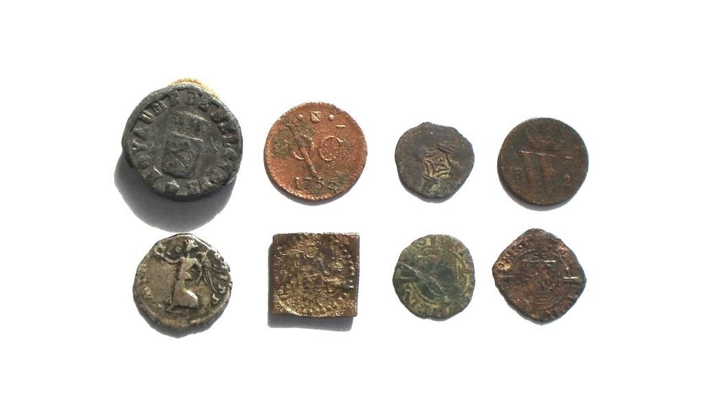 Wereld lot met bodemvondsten (incl. 6 oude munten), Ophalen of Verzenden, Overige landen