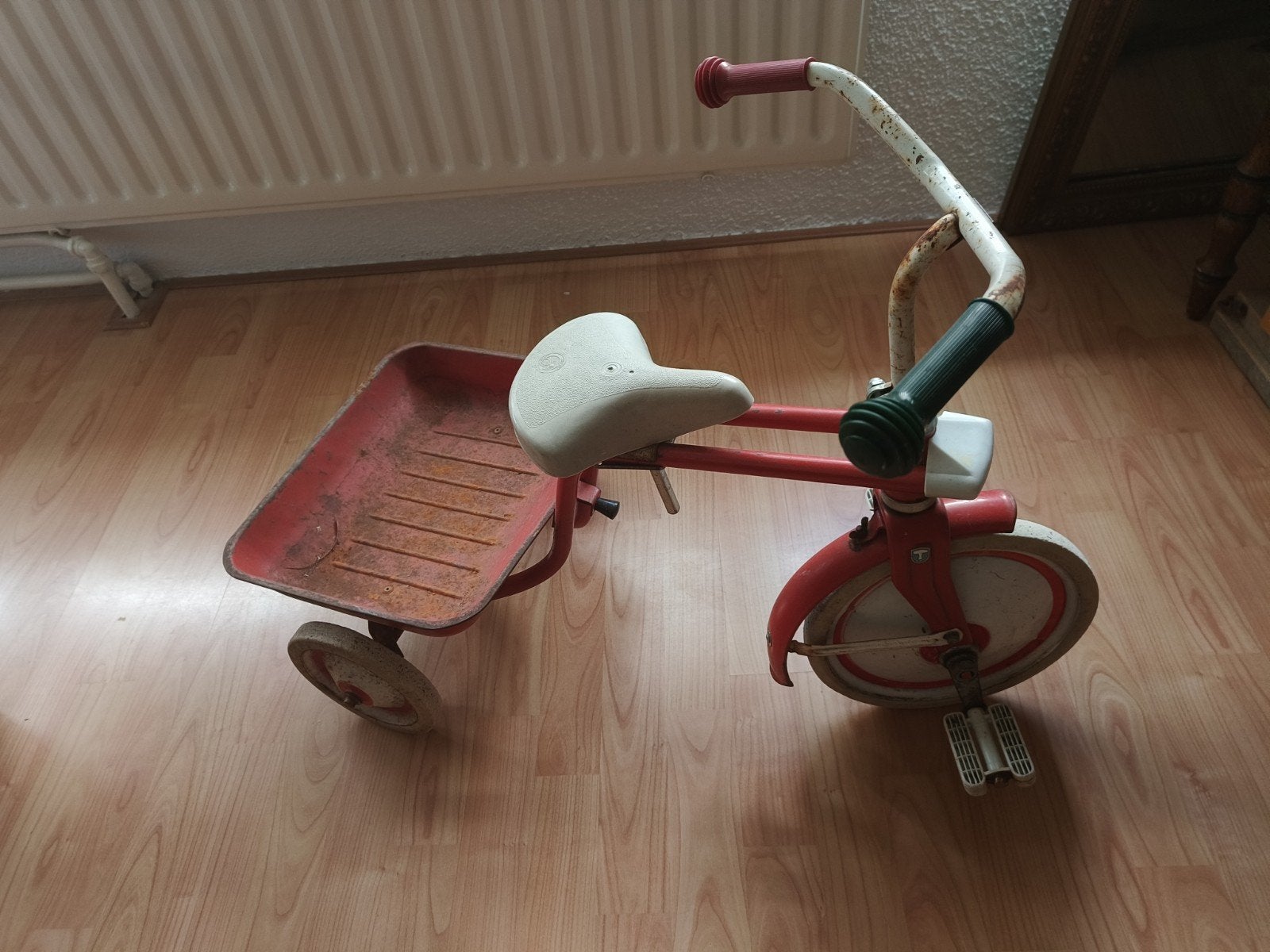 DEGELIJK DRIEWIELERTJE, OLDTIMERTJE MET KIEPBAK, Ophalen, Gebruikt