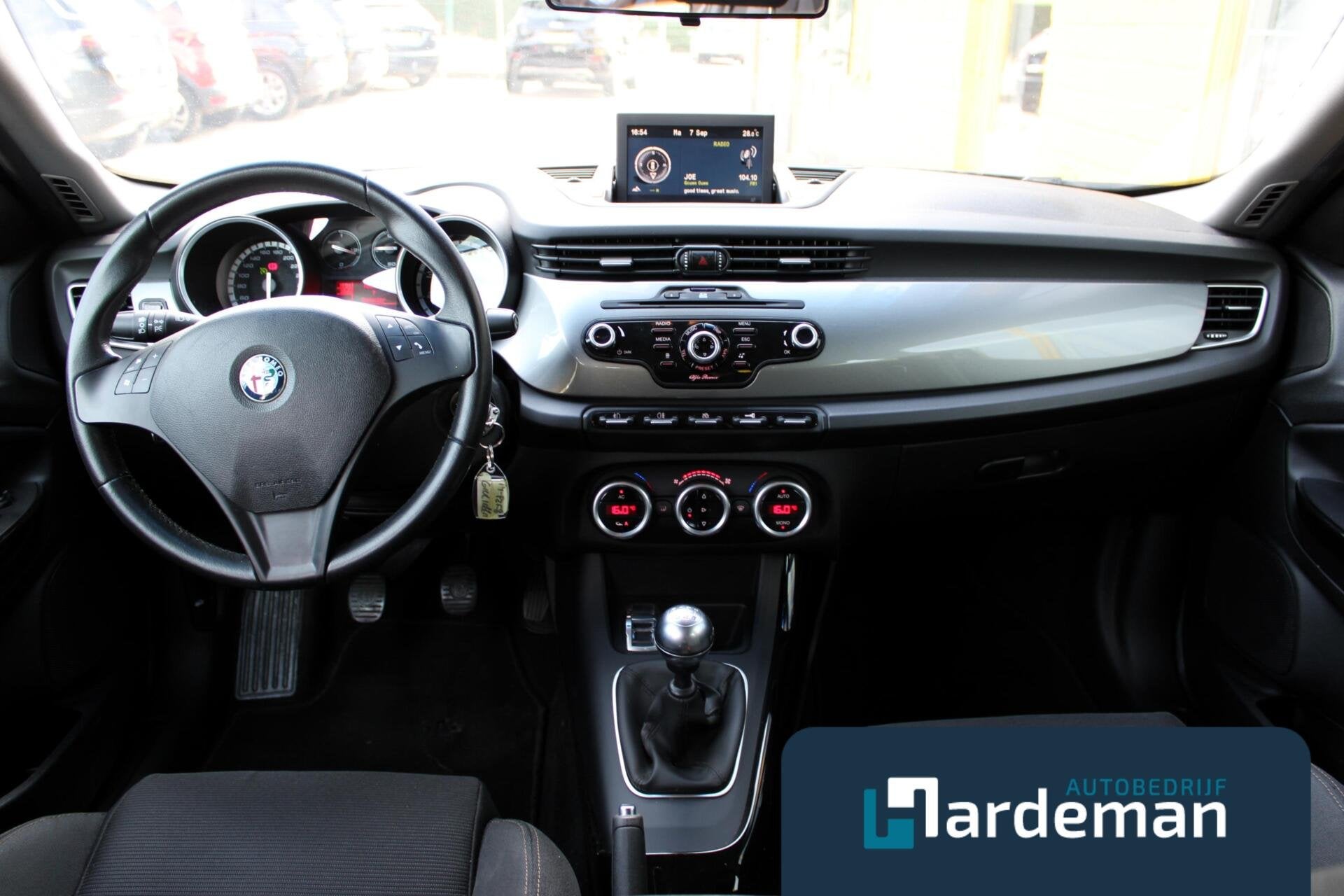 Alfa Romeo Giulietta 1.4 T Distinctive 170PK Clima, Auto's, Voorwielaandrijving, Euro 5, Stof, Gebruikt