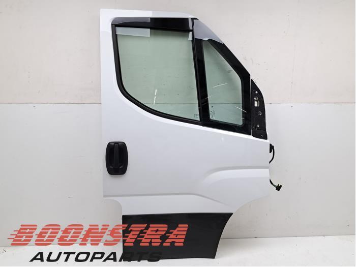 Portier 2Deurs rechts van een Iveco New Daily, Auto-onderdelen, Gebruikt, -, -, Ophalen of Verzenden