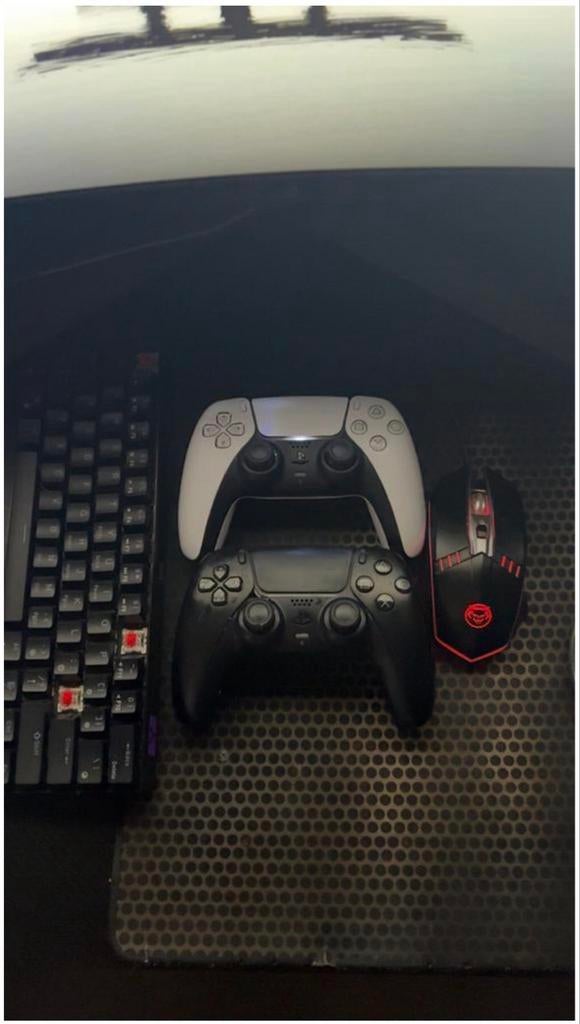 Playstation 5 met twee controllers en discs en een monitor, Ophalen of Verzenden, Zo goed als nieuw, Playstation 5