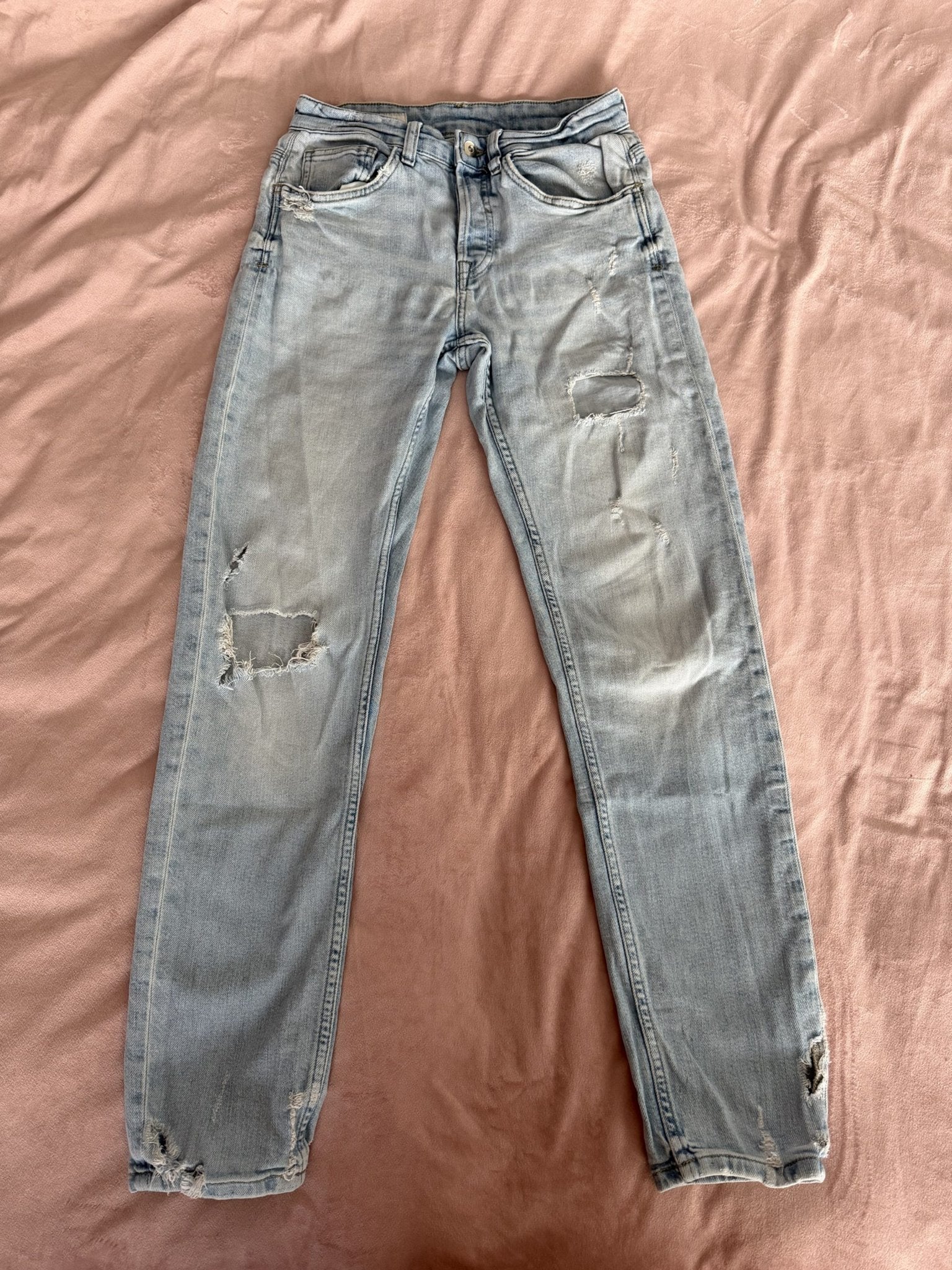 Zara Lichtblauwe Versleten Jeans EUR 40 met Scheuren, Kleding | Heren, Ophalen of Verzenden, Gedragen, Zara