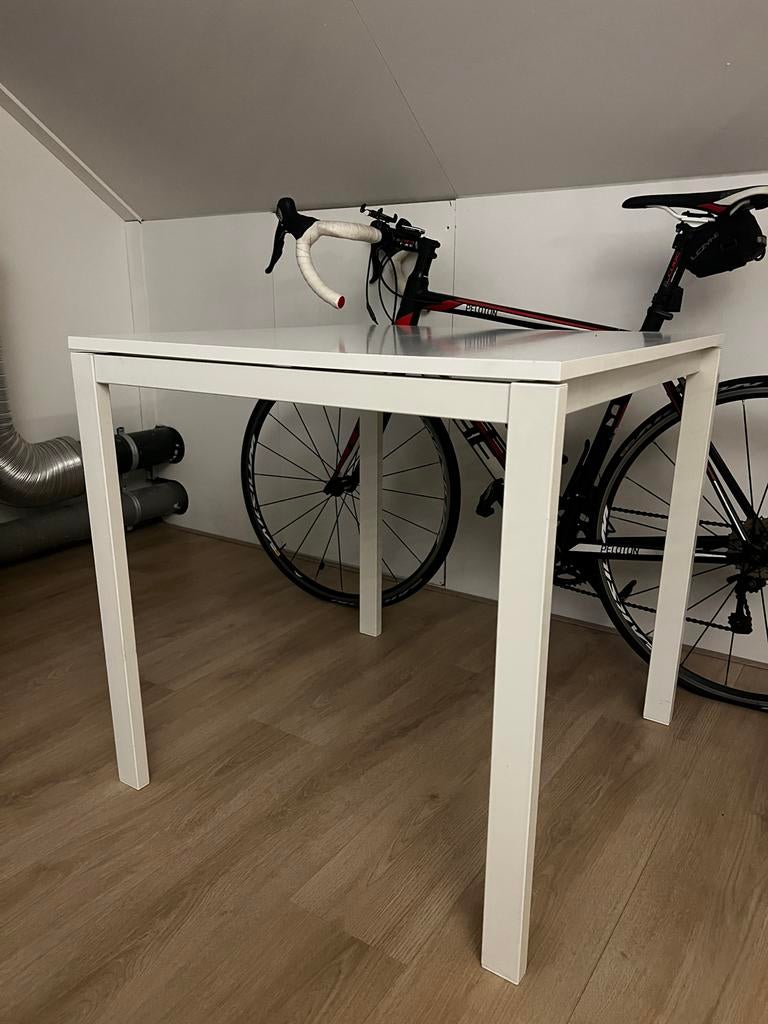 IKEA Melltorp eettafel, Huis en Inrichting, Ophalen, Gebruikt, Vierkant, Tot twee personen