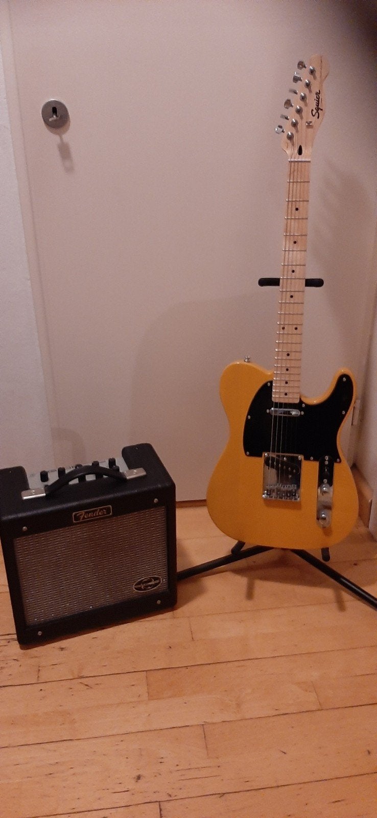 Squier en Fender beginners set, Muziek en Instrumenten, Snaarinstrumenten | Gitaren | Elektrisch, Fender, ., Met versterker, Ophalen of Verzenden