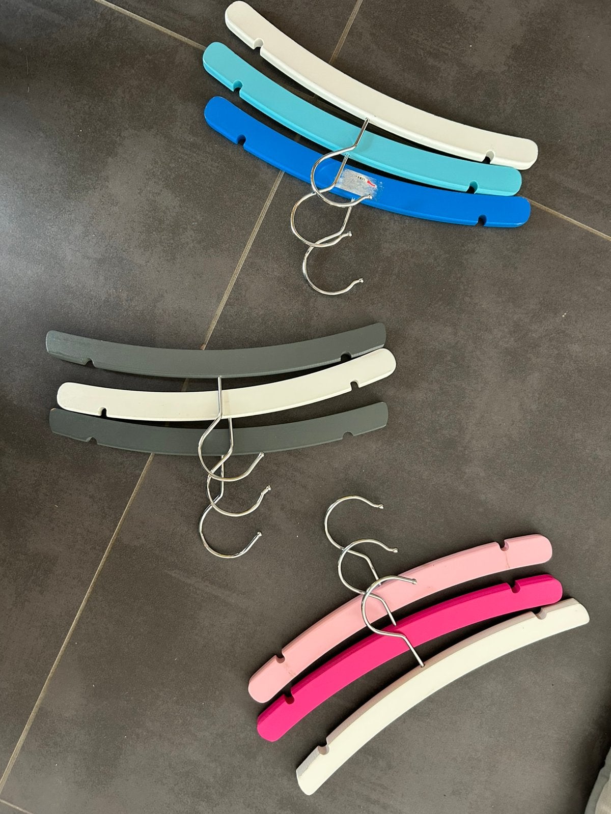 3 setjes houten kledinghangers, Overige typen, Ophalen of Verzenden, Zo goed als nieuw, Meerkleurig