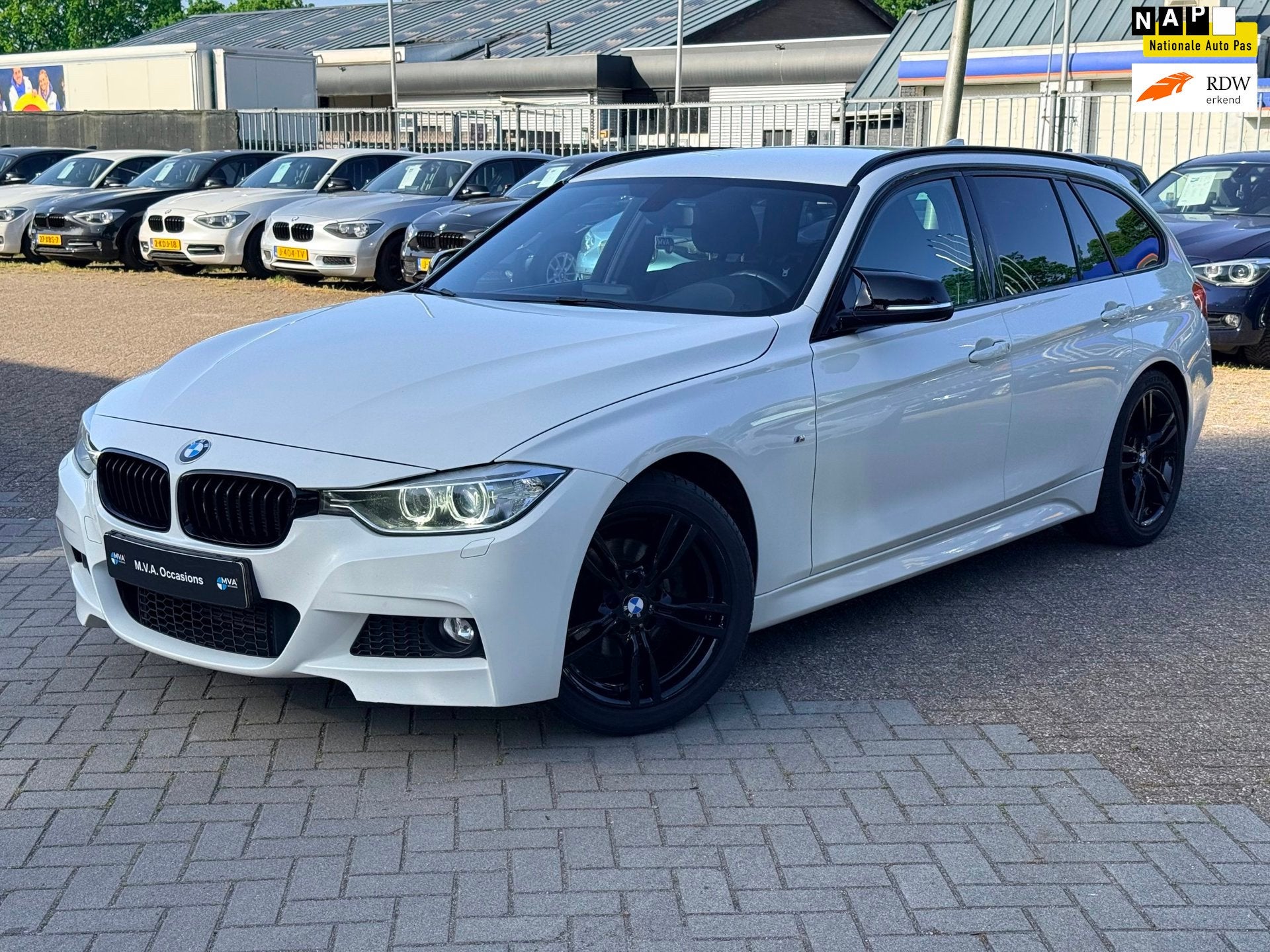 BMW 3-serie Touring 316i Executive M Sport|Nieuwe Ketting +, Auto's, Gebruikt, 4 cilinders, Alcantara, Wit
