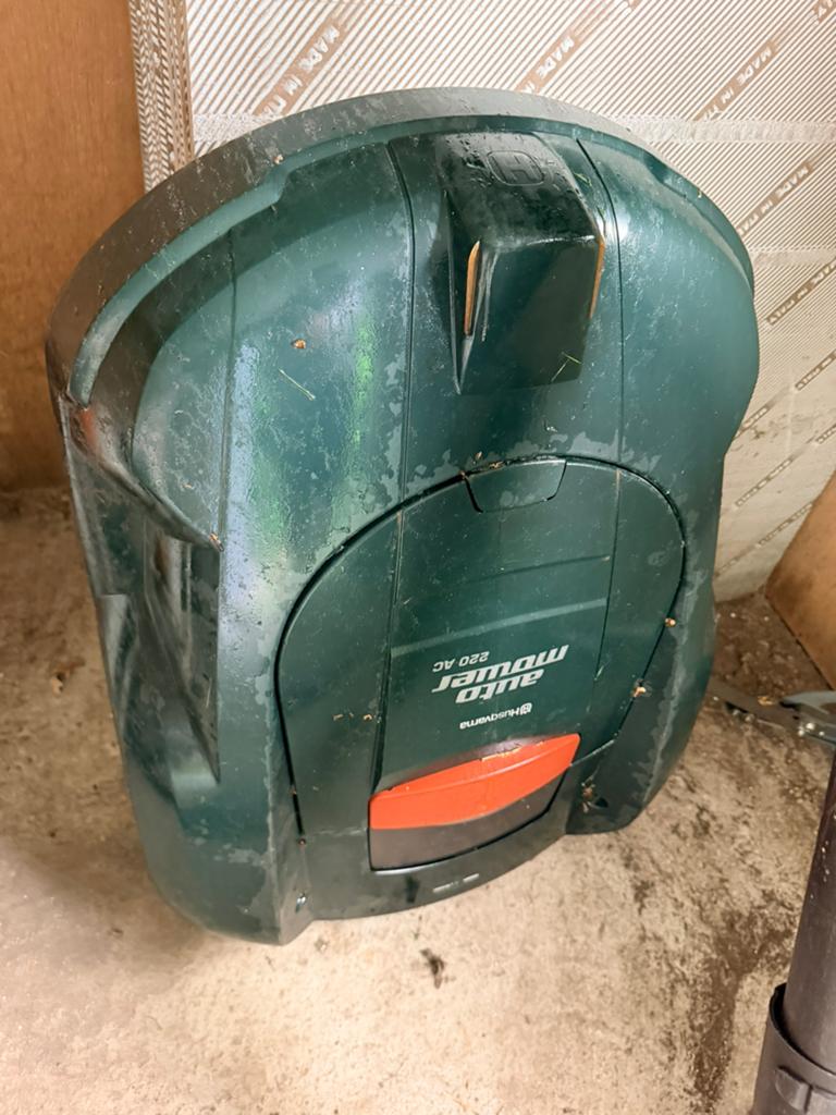 2x husqvarna 220 AC automower, Ophalen, 20 tot 25 cm