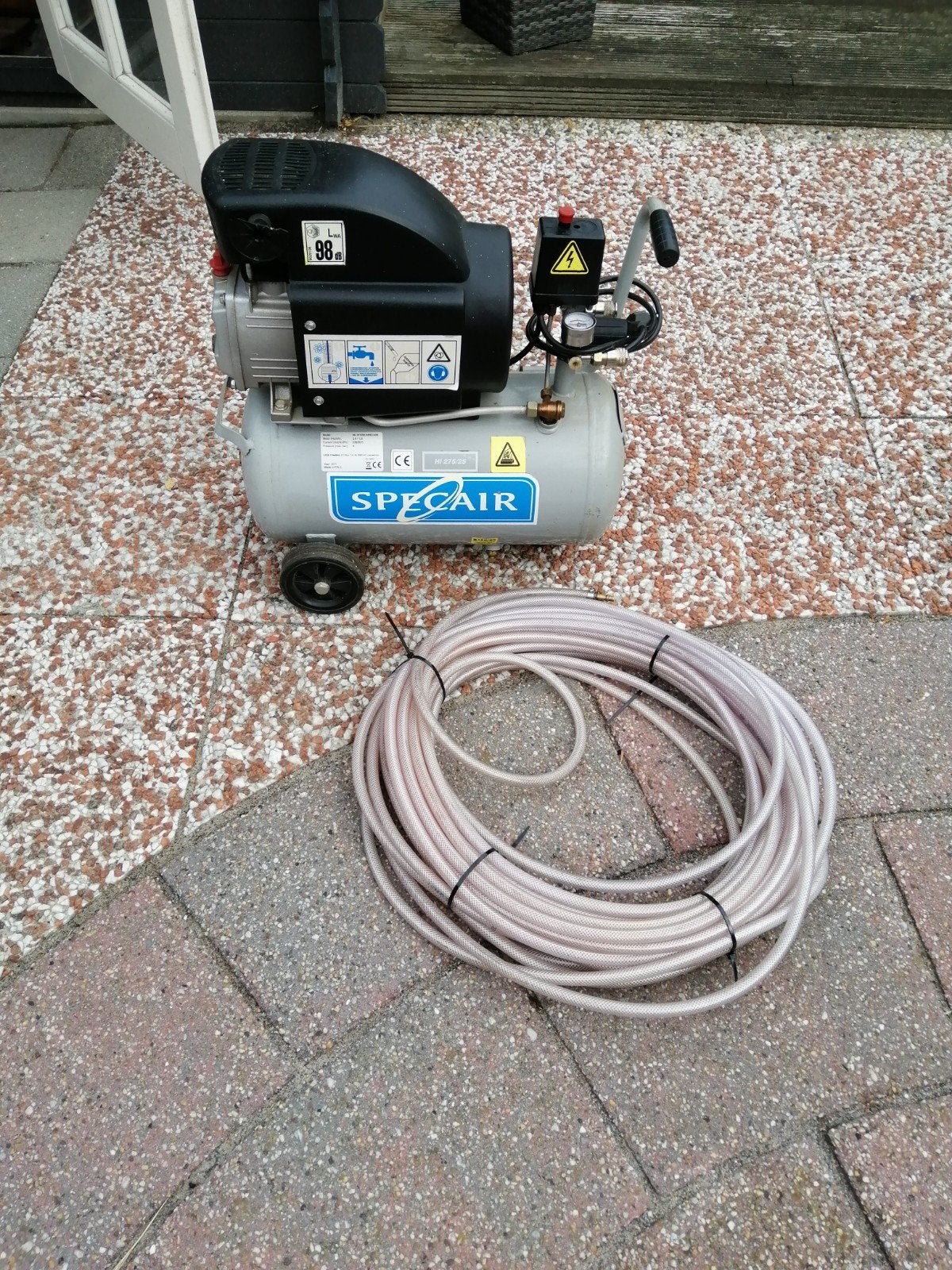 Specair Compressor +30mtr luchtslang, Doe-het-zelf en Verbouw, Ophalen, Gebruikt, Minder dan 200 liter/min, Minder dan 25 liter