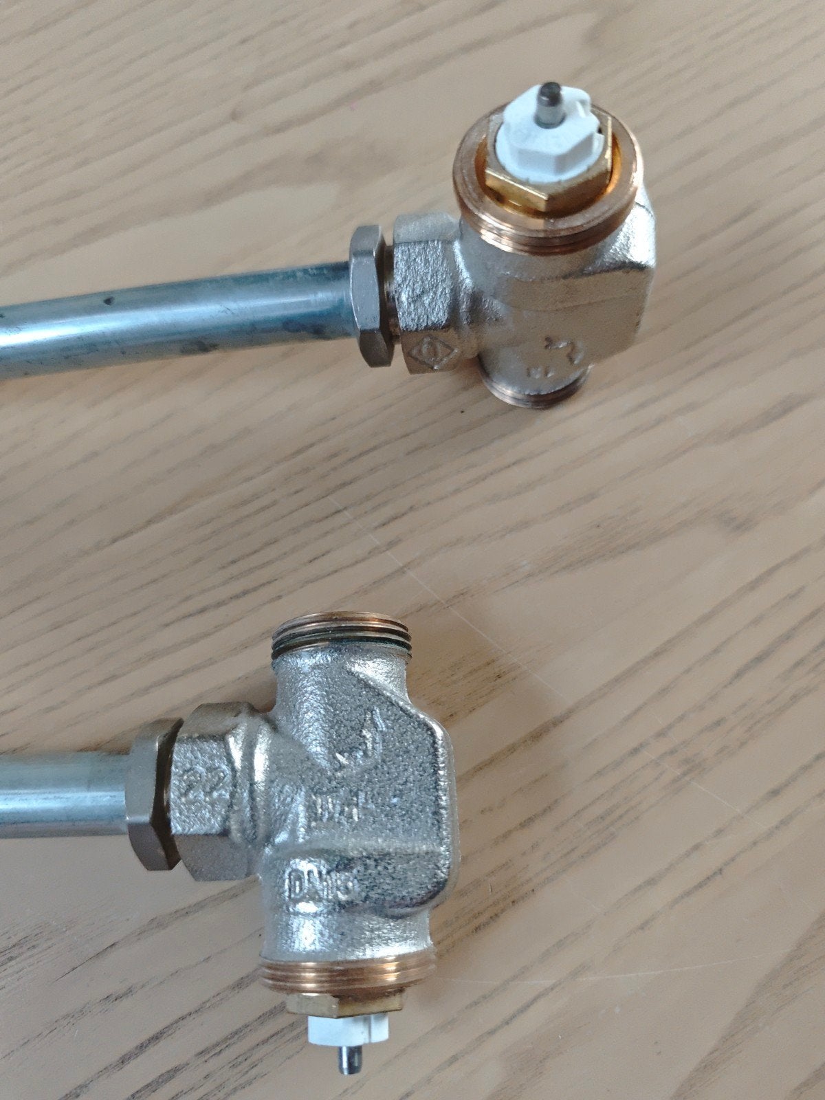 Haakse Thermostaatkraan voor Radiator, Ophalen of Verzenden, Slimme thermostaat, Zo goed als nieuw