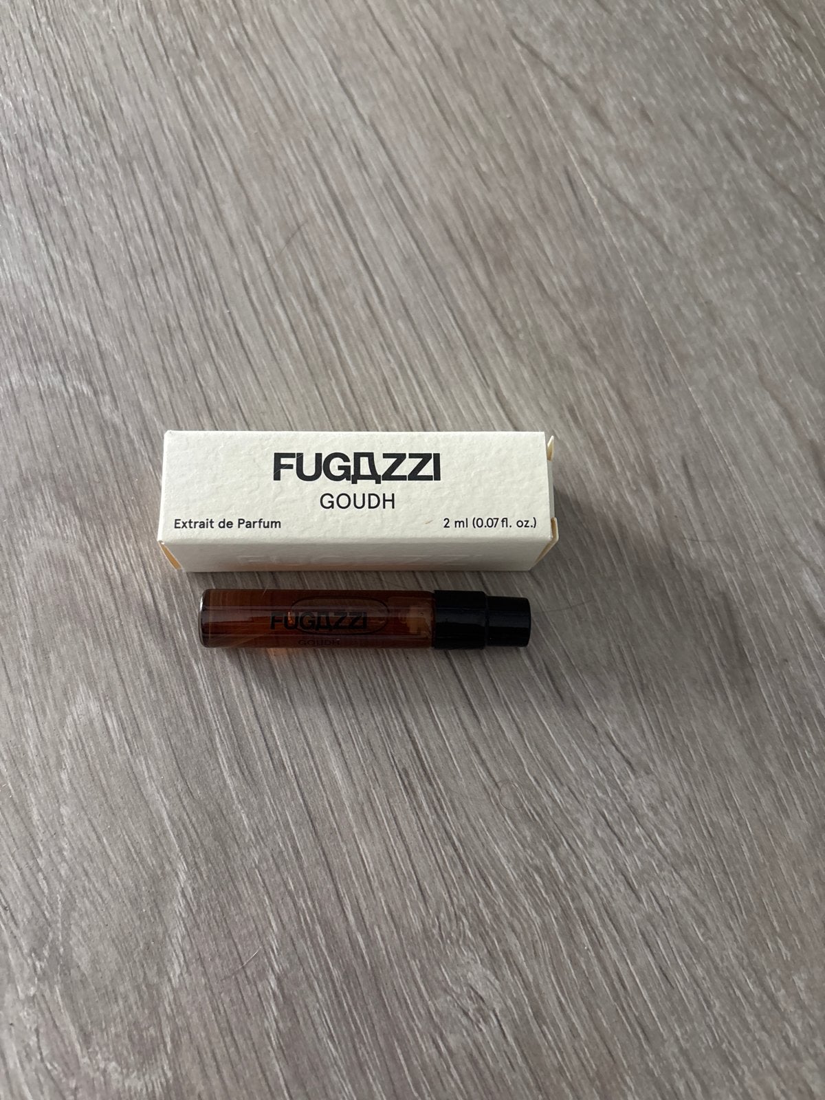 Fugazzi Goudh Extrait de Parfum - 2 ml sample, Sieraden, Tassen en Uiterlijk, Ophalen of Verzenden, Zo goed als nieuw