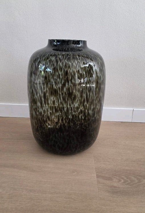 Vase the World vaas,Kara large cheetah, Ophalen, Overige kleuren, Nieuw, Glas
