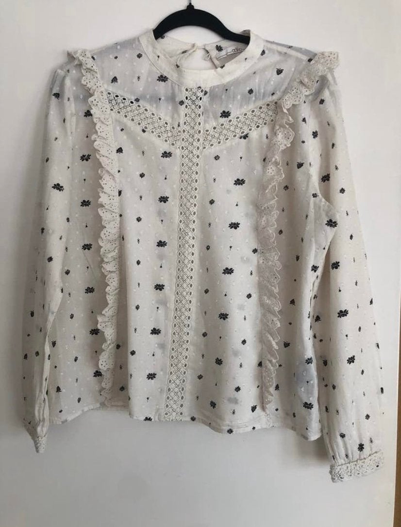 Aaiko  blouse maat L, Ophalen of Verzenden
