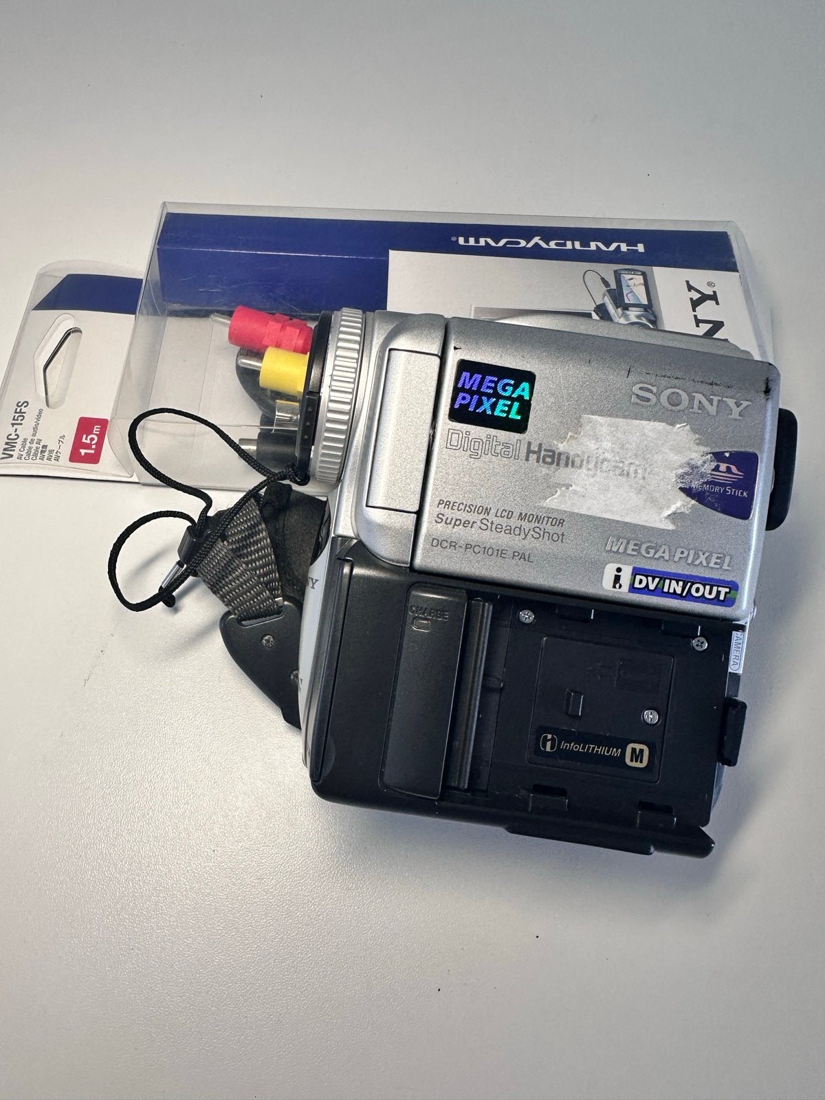 Sony DCR-PC101E PAL Digital Handycam Mini DV Camcorder, Mini dv, Gebruikt, 20x of meer, Ophalen of Verzenden