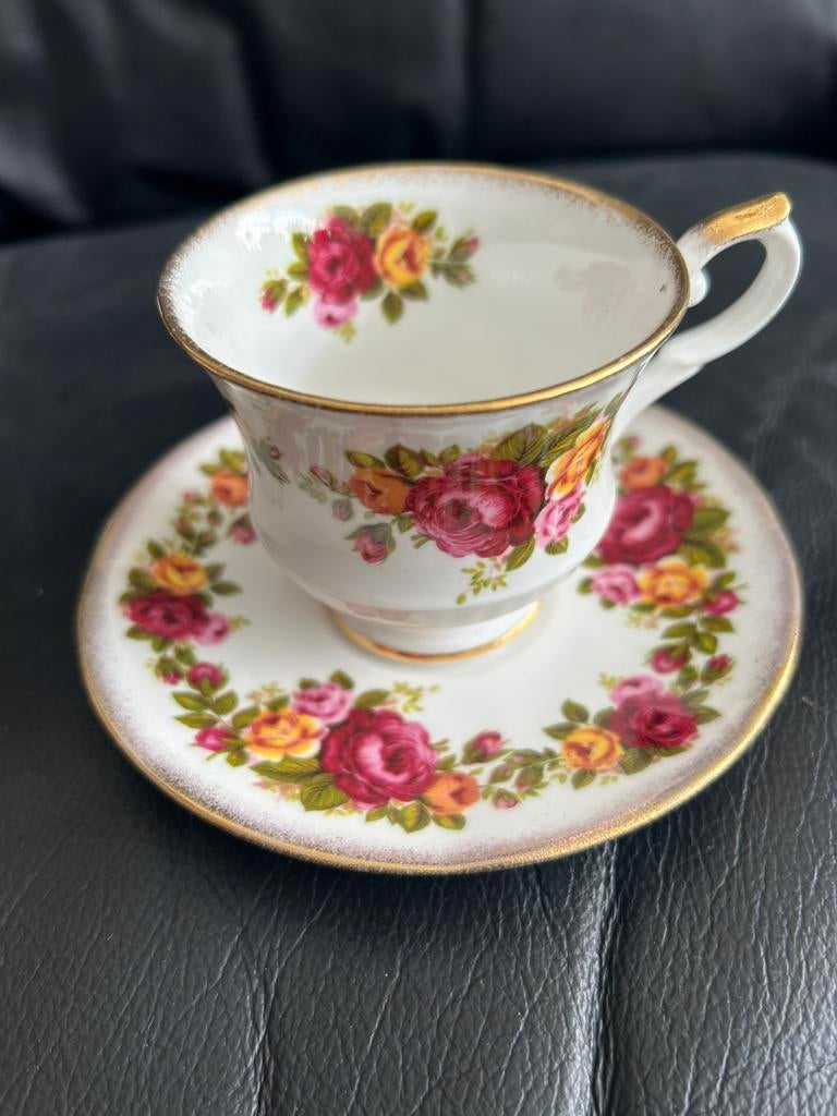 Engelse kop en schotels, Ophalen of Verzenden